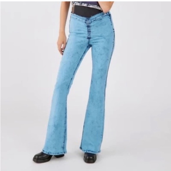 BDG Urban Outfitters Ruched Dipped V Flare Low Jeans Side Zip Women’s Size 26 - Picture 1 of 13